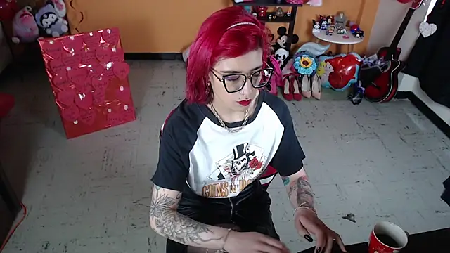 Snapshot of MissMiia2 chatting on February 2025 12:52:02 PM MissMiia2 online show from February 2025 12:52:02 PM