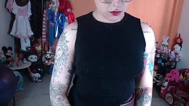 MissMiia2 online show from June 2026 05:36:01 PM