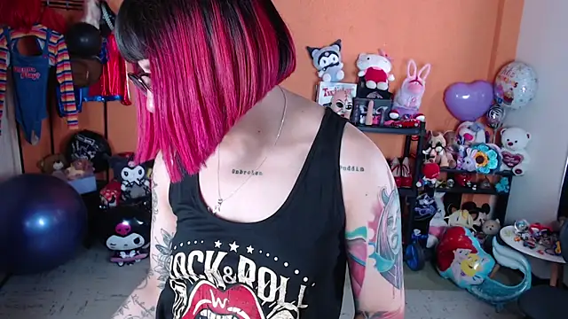 MissMiia2 online show from November 2025 03:48:01 PM