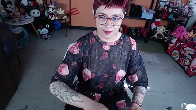 MissMiia2 online show from May 2026 02:15:02 PM