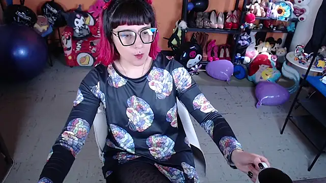 Snapshot of MissMiia2 chatting on October 2025 02:50:02 PM MissMiia2 online show from October 2025 02:50:02 PM