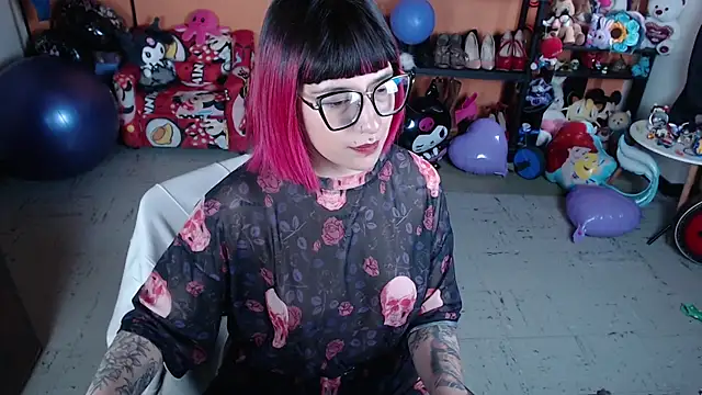 Snapshot of MissMiia2 chatting on October 2025 02:51:02 PM MissMiia2 online show from October 2025 02:51:02 PM