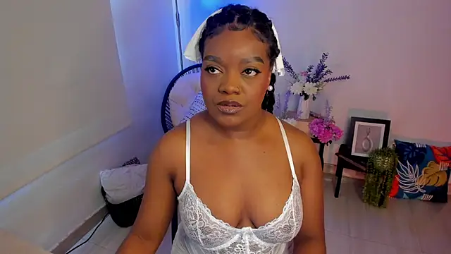 Im Maria online show from October 2025 05:03:02 PM