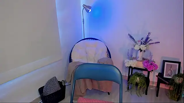 Im Maria online show from October 2025 04:41:01 PM