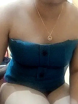 Snapshot of Indianhyna chatting on February 2025 08:01:01 AM Indianhyna online show from February 2025 08:01:01 AM