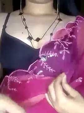 Snapshot of Indianhyna chatting on February 2025 04:09:02 PM Indianhyna online show from February 2025 04:09:02 PM