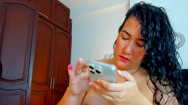 kathyajhonss online show from April 2026 11:07:02 PM