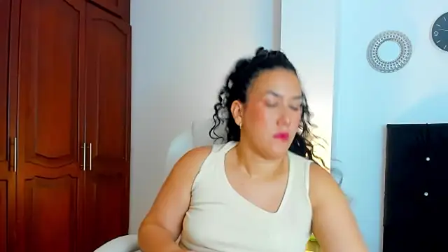 kathyajhonss online show from April 2026 09:08:01 PM
