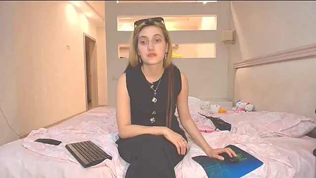 Snapshot of Iren chatting on October 2025 09:24:01 PM Iren online show from October 2025 09:24:01 PM