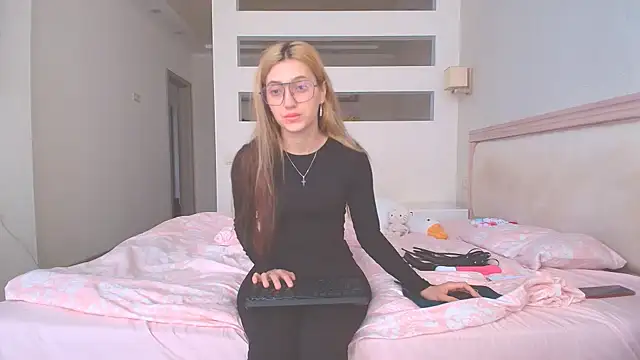 Snapshot of Iren chatting on October 2025 10:40:02 AM Iren online show from October 2025 10:40:02 AM