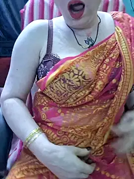 Snapshot of Raja_Ranii chatting on February 2026 01:02:01 PM Raja Ranii online show from February 2026 01:02:01 PM