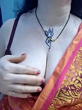 Snapshot of Raja_Ranii chatting on February 2026 05:14:02 AM Raja Ranii online show from February 2026 05:14:02 AM