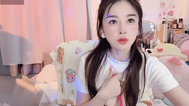 Carly 1 online show from November 2025 02:10:02 PM