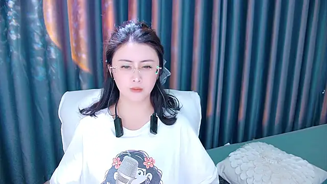 Daisy7 11 online show from November 2025 12:32:02 PM