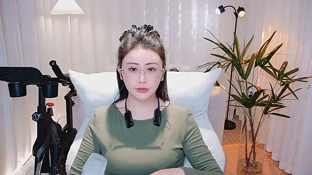 Snapshot of Daisy7_11 chatting on January 2026 01:14:01 PM Daisy7 11 online show from January 2026 01:14:01 PM