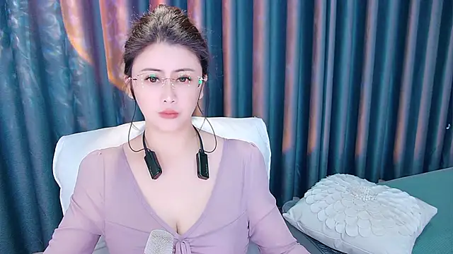 Daisy7 11 online show from October 2025 10:36:01 AM