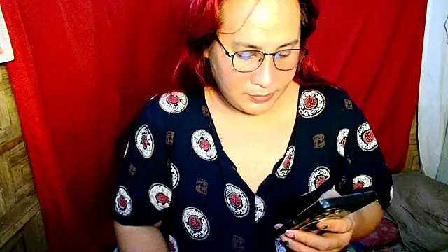 Snapshot of UrAmazingCassy chatting on October 2025 10:03:01 AM UrAmazingCassy online show from October 2025 10:03:01 AM