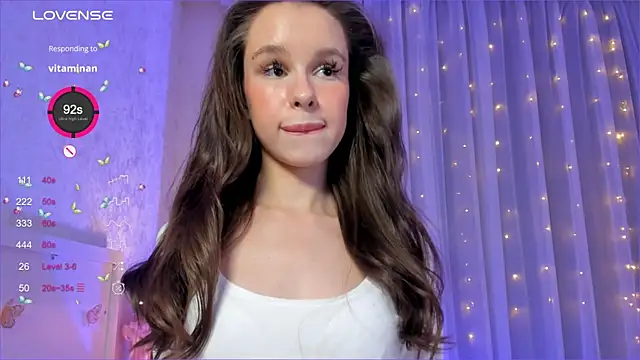 Snapshot of Minusvibe chatting on December 2024 05:44:01 PM Minusvibe online show from December 2024 05:44:01 PM