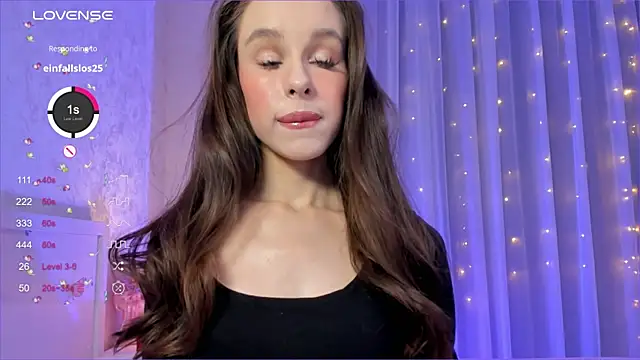 Snapshot of Minusvibe chatting on December 2024 04:54:01 PM Minusvibe online show from December 2024 04:54:01 PM