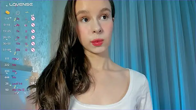 Snapshot of Minusvibe chatting on December 2024 04:31:01 PM Minusvibe online show from December 2024 04:31:01 PM