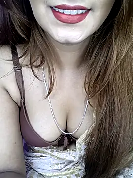 Diamond queeen online show from October 2025 09:04:02 PM