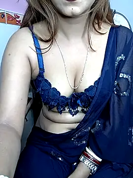 Diamond queeen online show from October 2025 09:39:01 PM