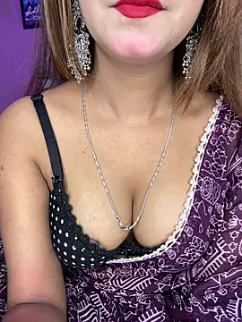 Diamond queeen online show from March 2026 02:53:02 PM