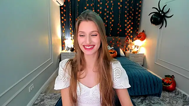 NaturalBeaty online show from October 2025 07:58:02 PM