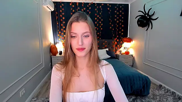 NaturalBeaty online show from October 2025 11:43:02 AM