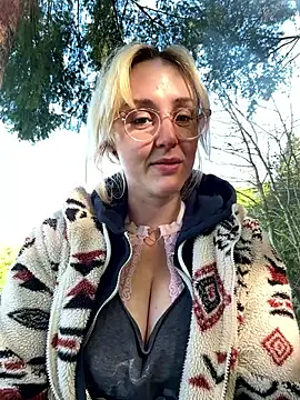 SherryOutdoor1 online show from April 2026 07:48:01 AM