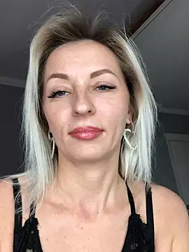 Snapshot of Diamond_Bunny_ chatting on March 2025 03:55:02 PM Diamond Bunny online show from March 2025 03:55:02 PM