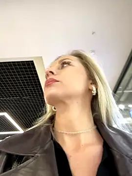 Diamond Bunny  online show from November 2025 11:57:02 AM