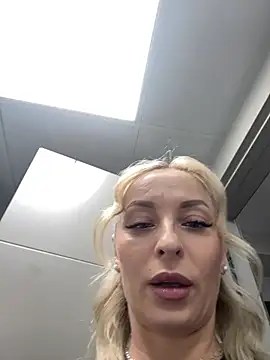 Diamond Bunny  online show from March 2026 02:50:02 PM