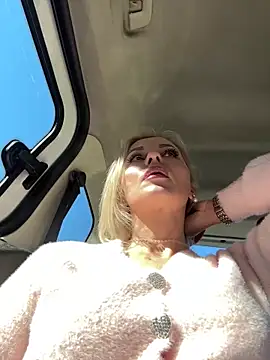 Diamond Bunny  online show from March 2026 12:25:02 PM