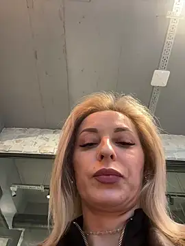 Diamond Bunny  online show from March 2026 03:01:02 PM