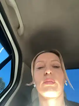 Diamond Bunny  online show from January 2026 01:59:01 PM