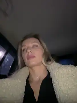 Diamond Bunny  online show from February 2026 03:23:02 PM