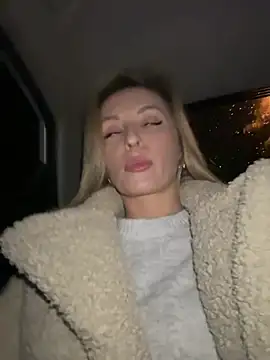 Diamond Bunny  online show from February 2026 04:18:01 PM