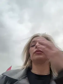 Diamond Bunny  online show from February 2026 03:10:02 PM