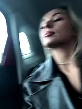 Diamond Bunny  online show from November 2025 11:03:02 AM