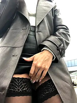 Diamond Bunny  online show from November 2025 12:10:02 PM