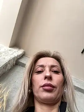 Diamond Bunny  online show from February 2026 08:31:01 AM