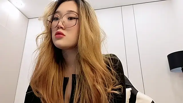 Snapshot of Jennatyan chatting on February 2026 03:18:01 PM Jennatyan online show from February 2026 03:18:01 PM