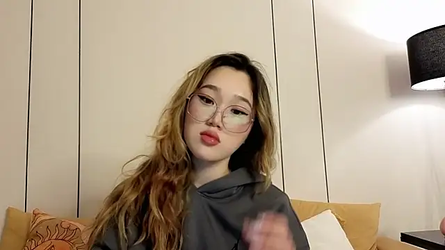 Jennatyan online show from March 2026 12:46:02 PM