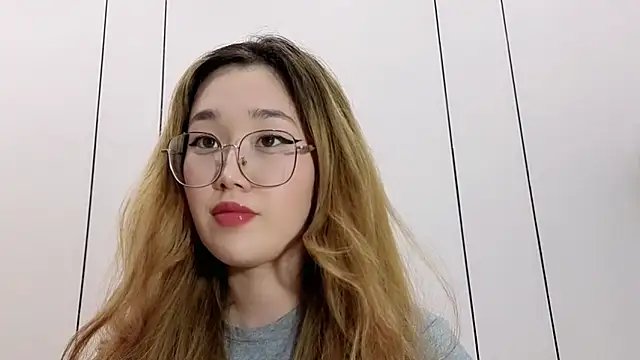 Snapshot of Jennatyan chatting on January 2026 01:37:01 PM Jennatyan online show from January 2026 01:37:01 PM