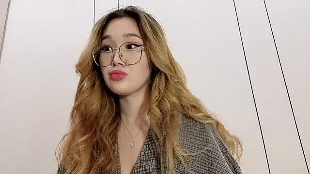 Snapshot of Jennatyan chatting on January 2026 12:10:02 PM Jennatyan online show from January 2026 12:10:02 PM