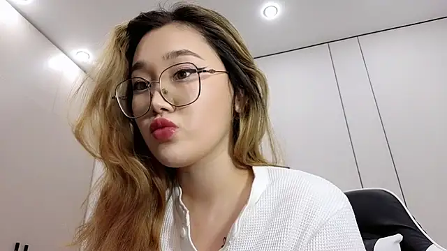 Snapshot of Jennatyan chatting on December 2025 01:55:01 PM Jennatyan online show from December 2025 01:55:01 PM