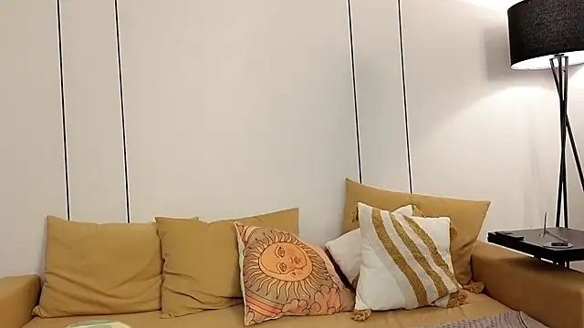 Snapshot of Jennatyan chatting on February 2026 01:00:01 PM Jennatyan online show from February 2026 01:00:01 PM