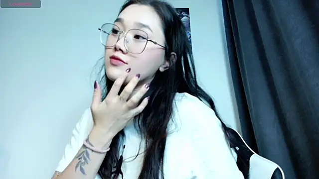 Snapshot of Jennatyan chatting on February 2025 11:33:01 AM Jennatyan online show from February 2025 11:33:01 AM