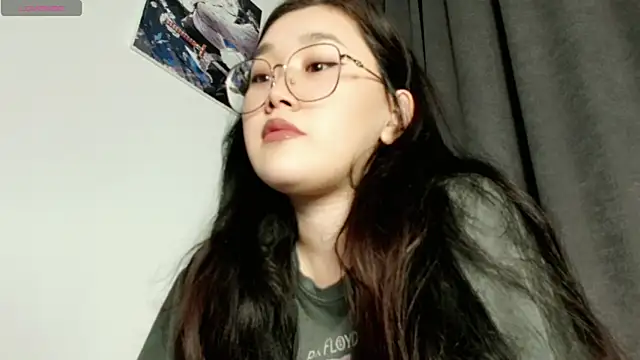 Snapshot of Jennatyan chatting on March 2025 03:28:01 PM Jennatyan online show from March 2025 03:28:01 PM